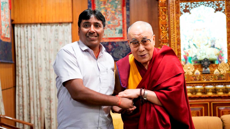 Avinash Kumar is with his holiness the dalai lama, avinash kumar, dalai lama